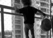 Mallas de seguridad instaladas en un balcón para proteger a los niños